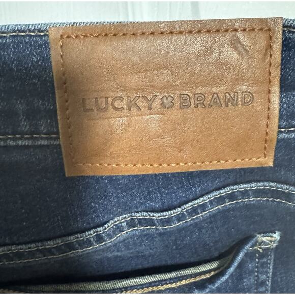 Lucky Brand Dark Wash Roughed Cuffed Sweet Mid Rise Crop, 12/31 - Picture 8 of 9